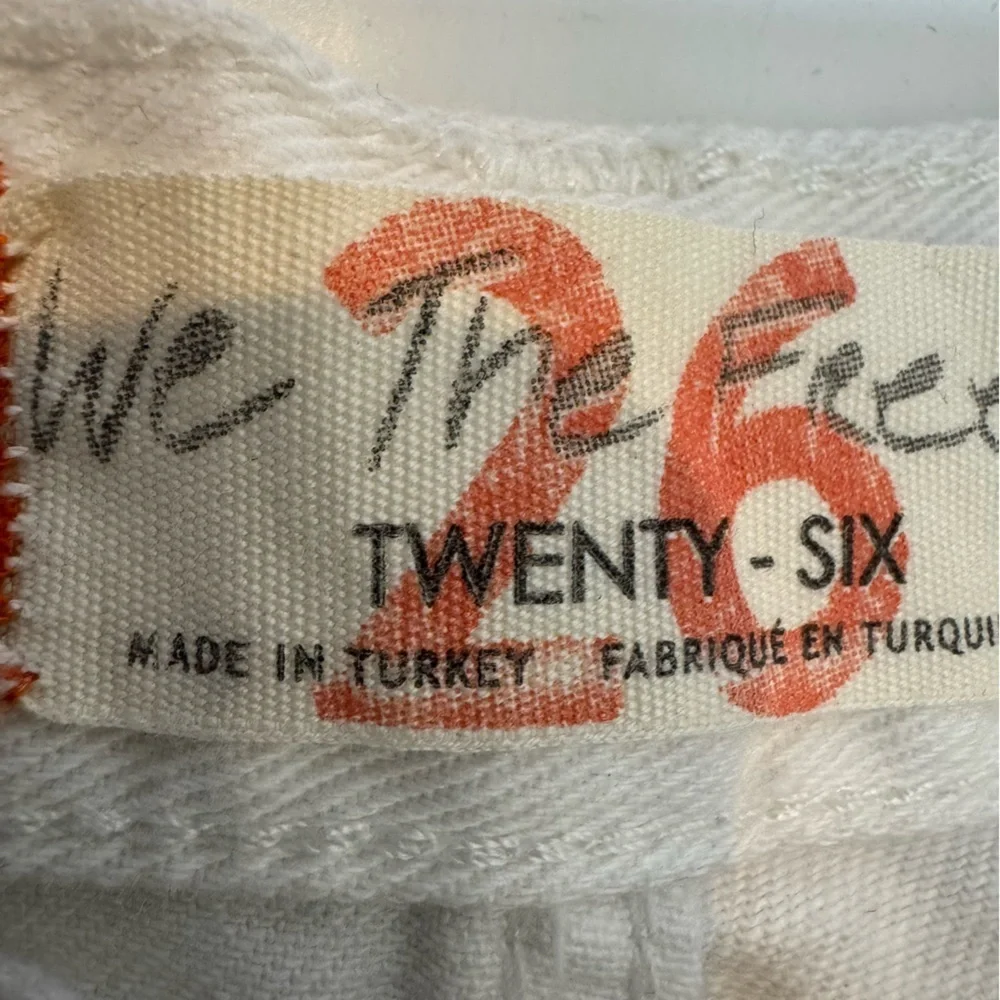 We the free Maggie Mid Rise Straight Leg Distressed Jeans Optic White Sz 26